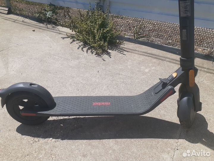 Электросамокат ninebot kickscooter e22