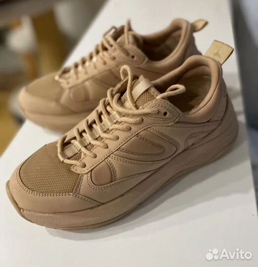 Кроссовки Zara