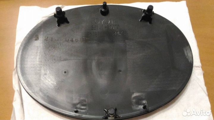 Стеклянная эмблема Toyota Land Cruiser 200, Prado