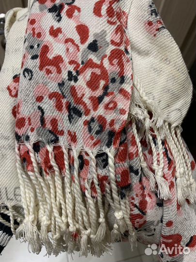 Шарф белый с рисунком