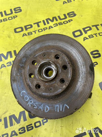 Передний левый кулак Opel Corsa D