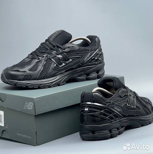 Черные New Balance 1906