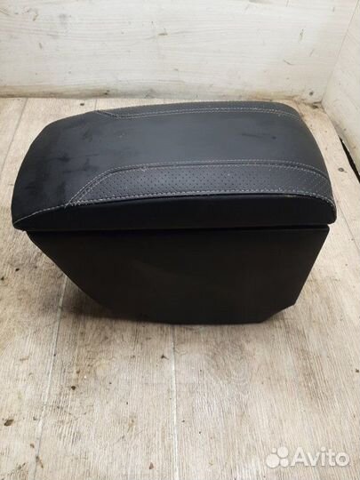 Подлокотник Skoda Octavia А5 1.6 BSE 2012