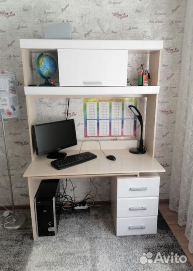 Компьютерный стол Симба с надстройкой