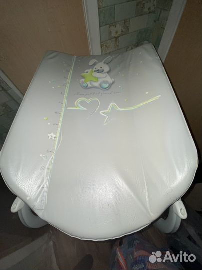 Ванночка для купания и пеленальный столик