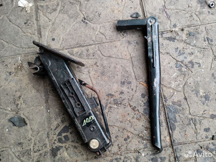 Додж калибр домкрат