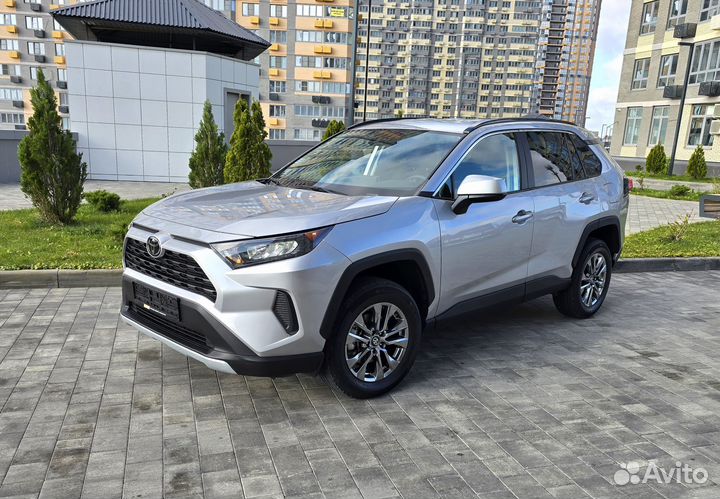 Toyota RAV4 2.5 AT, 2021, 28 000 км