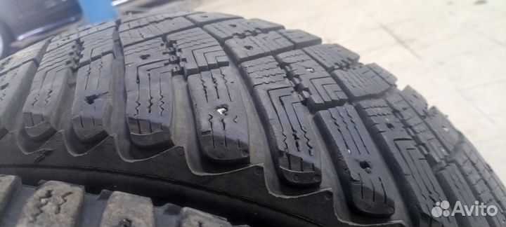 Goodyear UltraGrip 215/55 R17