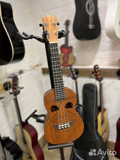 Укулеле с чехлом