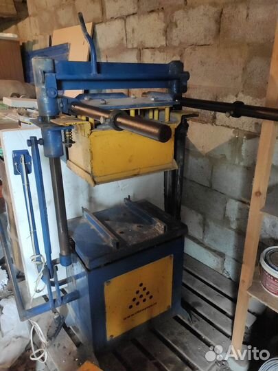 Станок вибропресс для про-ва шлакоблоков и тротуар