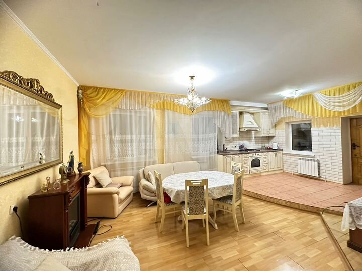 Дом 268 м² на участке 15 сот.