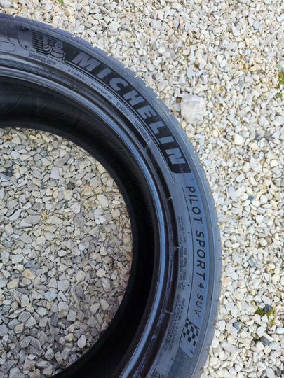 Michelin Pilot Sport 4 255/45 R20