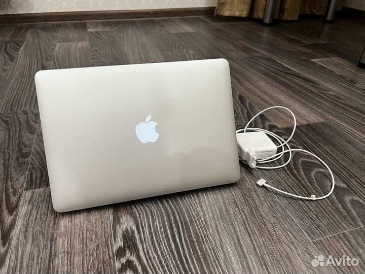 MacBook Air 13 2015 как новый