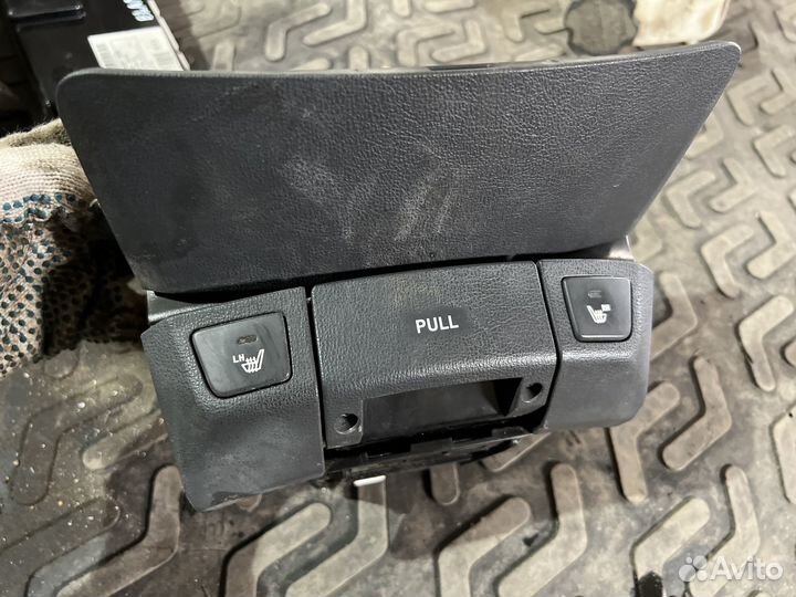 Бардачок центральный Hyundai Elantra HD