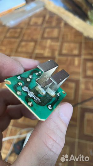 Предохранитель регулятора оборотов печки приора 2