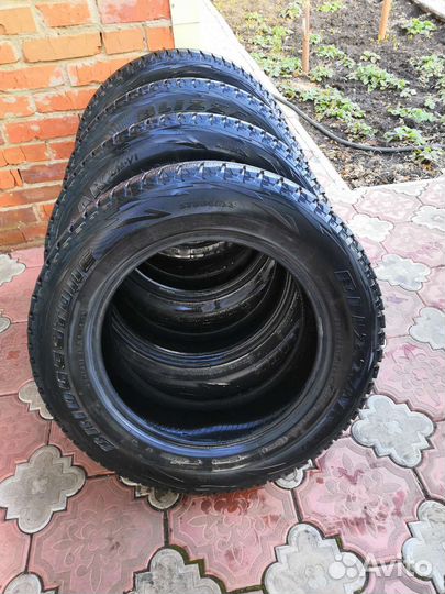 Bridgestone Blizzak DM-V1 225/65 R17 E