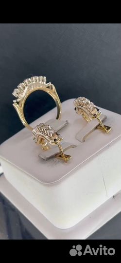 Золотой комплект 750 с бриллиантами