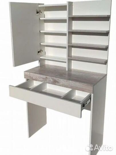 Косметический столик с зеркалом