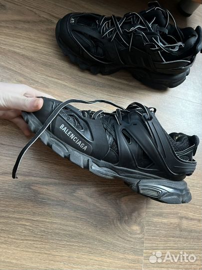 Balenciaga track 1