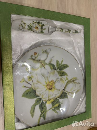 Тарелка доя торта с лопаткой