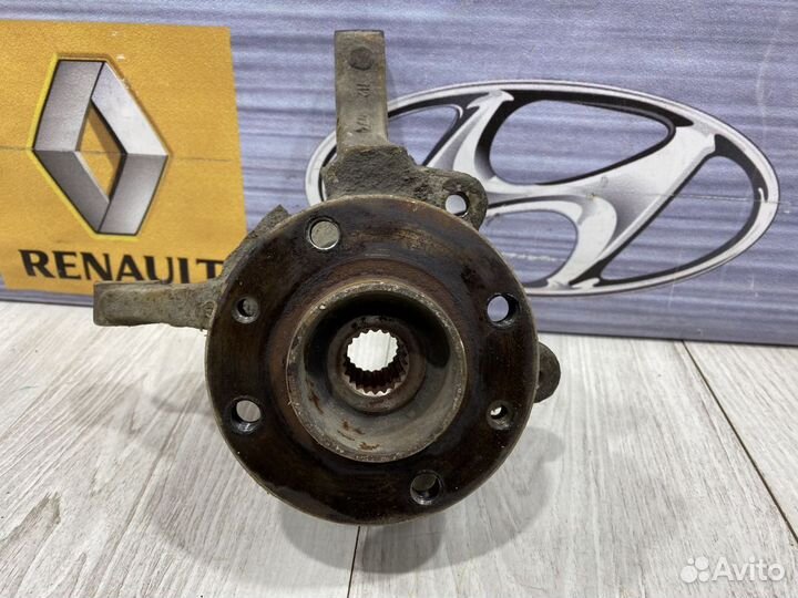 Кулак поворотный Цапфа Ступица в сборе Renault meg