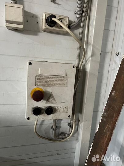 Подъемно-секционные ворота