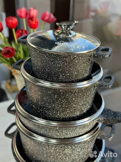 Кастрюли Вакеен