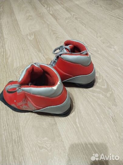 Лыжные ботинки