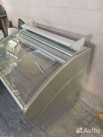 Витринный холодильник