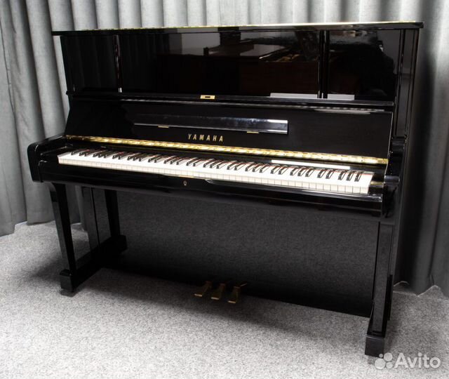 Акустическое пианино Yamaha + аксессуары