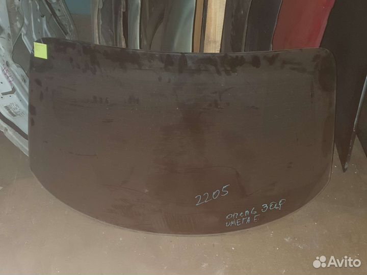 Стекло заднее Опель Омега Б седан