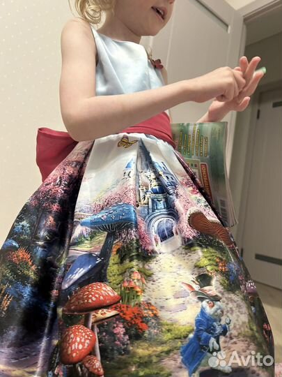 Платье Stilnyashka 104-110 Алиса в Стране Чудес