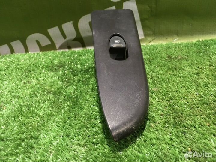 Кнопка стеклоподъемника передняя правая Chery Qq6