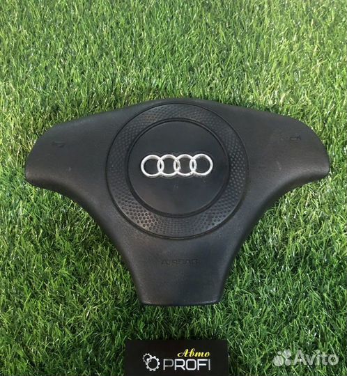 В наличии подушка безопасности в руль Audi