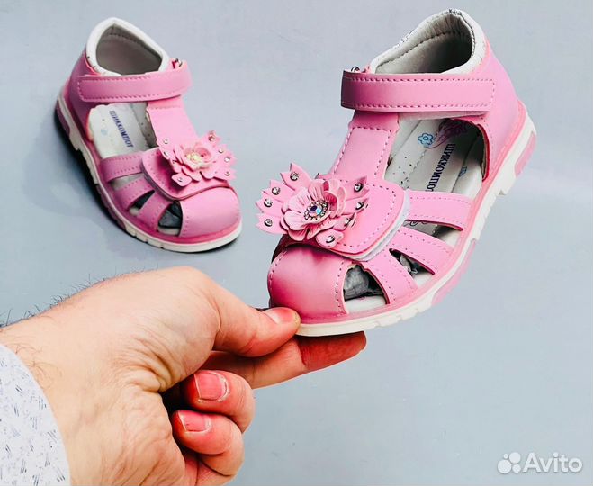 Новые сандалии для девочки 25