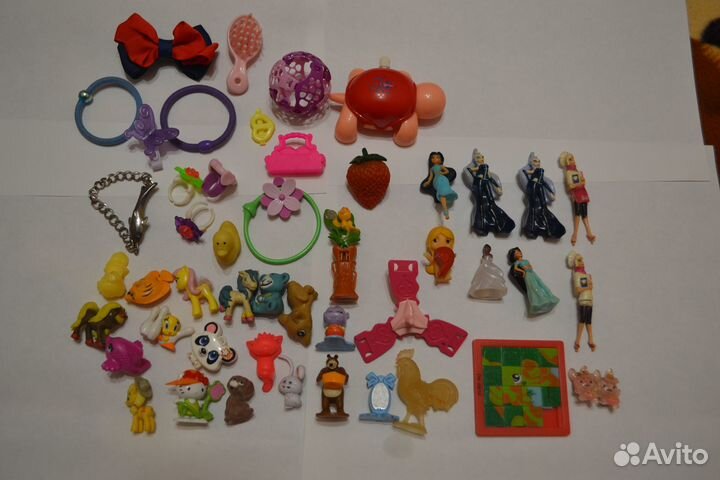 Продам мелкие игрушки (Киндер и др.) и Динозаврики