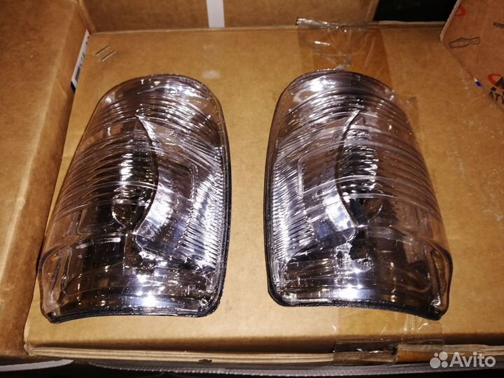 Повторитель поворота в зеркало Ford Transit 2014