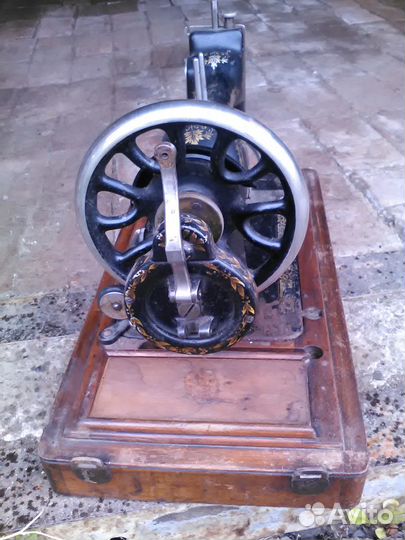 Швейная машинка Singer