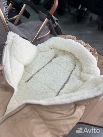 Конверт зимний в коляску бежевая экокожа