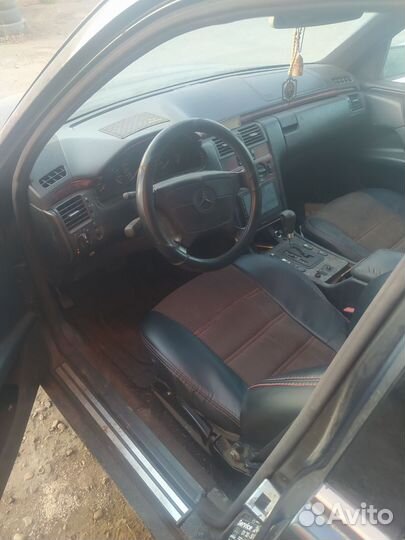 Mercedes-Benz E-класс 2.4 AT, 1997, битый, 999 999 км