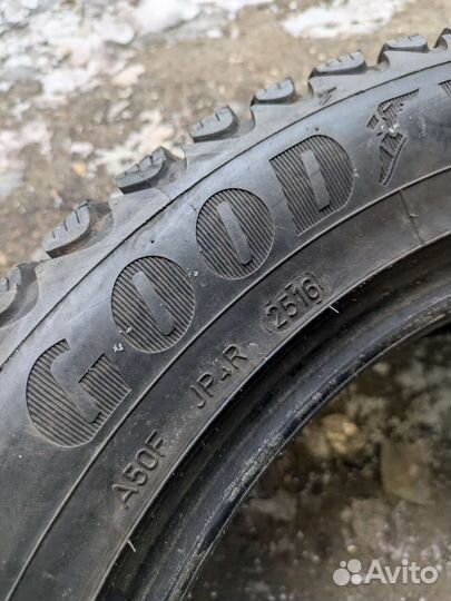 Goodyear Ultragrip Ice Arctic 205/55 R16