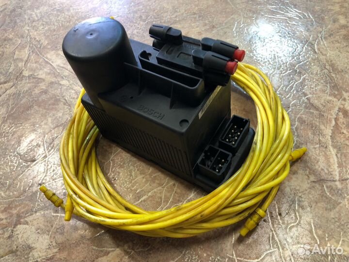 Компрессор центрального замка Bosch W124