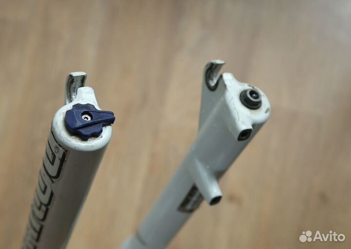 Вилка Manitou Marvel Comp 27.5 воздух Air