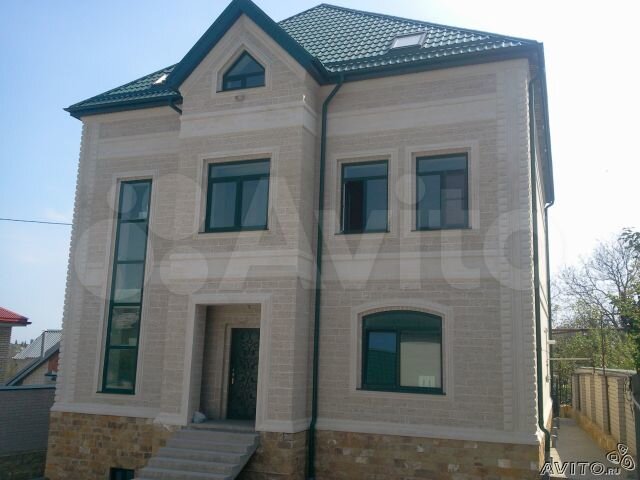 Дом 562 м² на участке 7 сот.