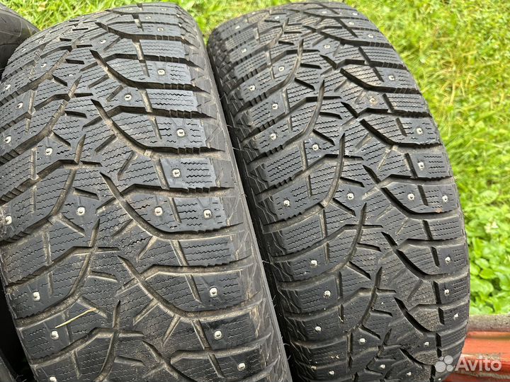 Bridgestone Blizzak Spike-02 SUV 235/55 R19 101T