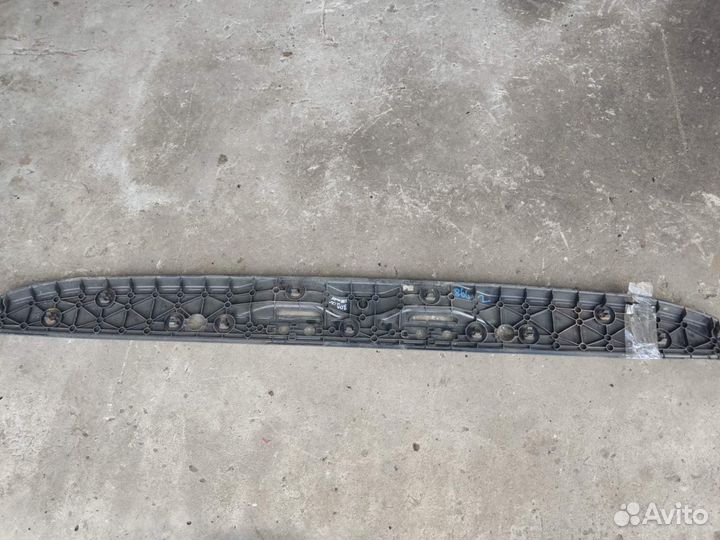 Накладка порога зад распашные двери Sprinter 906