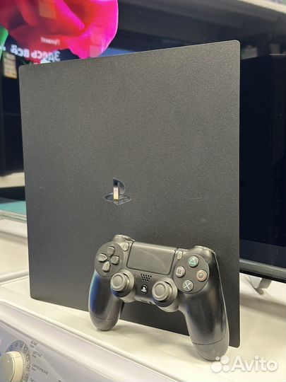 Sony PS4 Pro 1tb + 2 джойстика