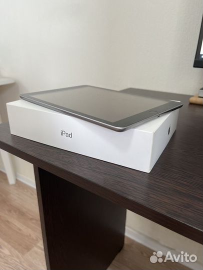 iPad 5 поколения 32gb Gray