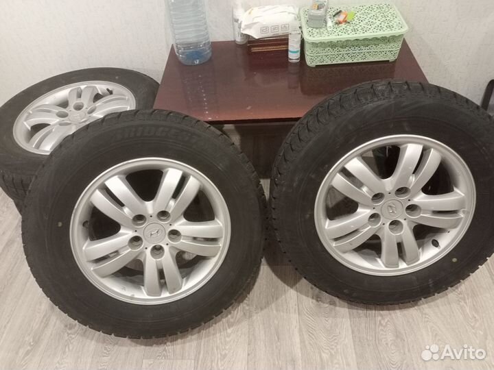 Bridgestone Blizzak Revo GZ 215/65 R16
