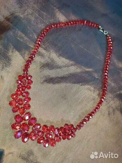 Ожерелья из бисера и бусин